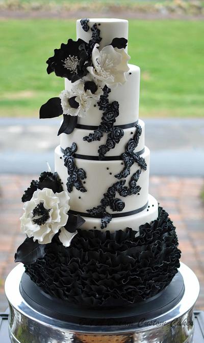 Black and White Wedding Cake - Cake by Elisabeth Palatiello