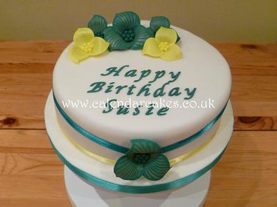 Fantasie flowers - Cake by Jackie