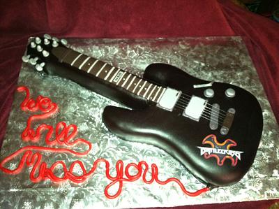Ltd mh-100 Guitar Cake - Cake by TastyMemoriesCakes