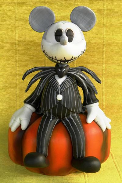 Mickey King of the pumpkin patch!  - Cake by LaDolceVit