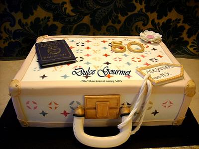 Louis Vuitton suitcase to celebrate a 50th. birthday - Cake by Silvia Caballero
