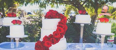 Red roses wedding cake - Cake by Sarah's Cakes