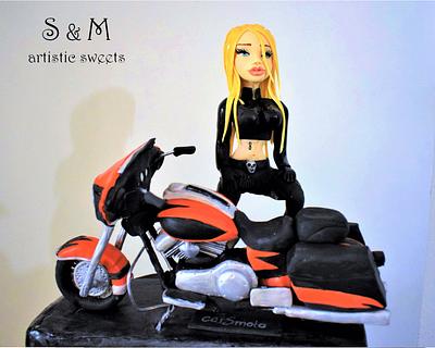 Harley Davidson Electra Ultra and biker girl ! - Cake by S&M artistic sweets