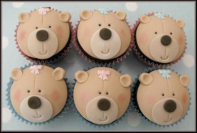 Baby shower Teddy Bears  - Cake by Gill W