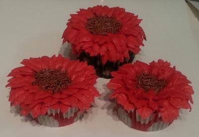 TheSIBakery Flower Cupcakes!  - Cake by The Secret Ingredient Bakery