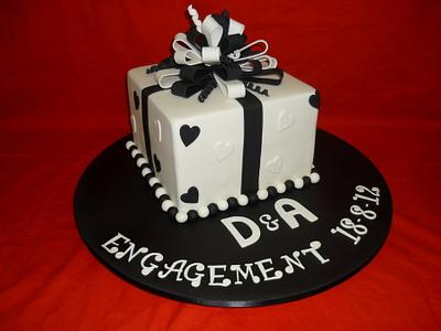 Black & White present - Cake by fishabel