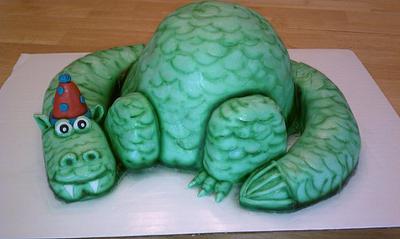 Dragon  - Cake by sabrinas sweet temptations