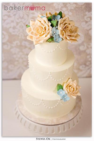Sugar roses & hydrangeas - Cake by Bakermama