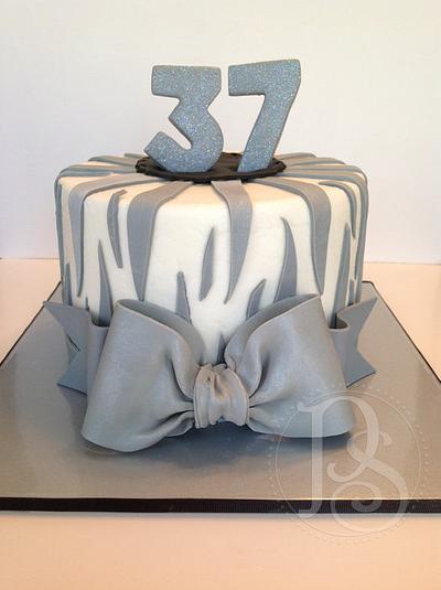 Gray Zebra Cake - Cake by Alicia