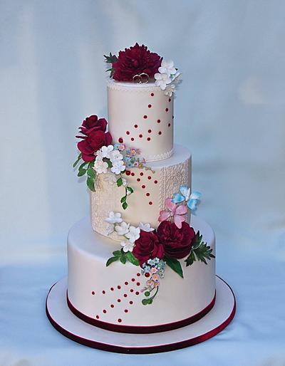 Wedding cake burghundy and white  - Cake by Zuzana Bezakova