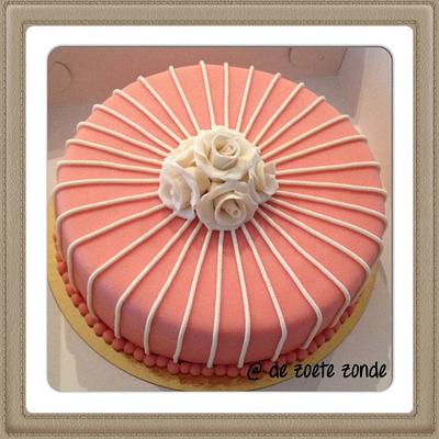 Pink cake with roses - Cake by marieke