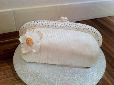 Wedding purse - Cake by CakeMeHappy15