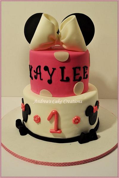 Minnie Mouse - Cake by Andrea'sCakeCreations