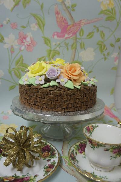 Flower basket cake - Cake by Maja Brookes