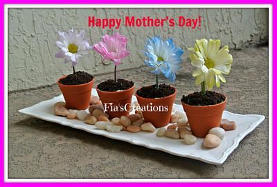 Mother's Day Flower Pot Cupcakes - Cake by FiasCreations
