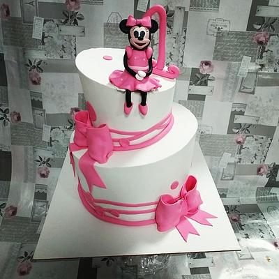 Topsy turvy cake Minnie - Cake by Ramiza Tortice 