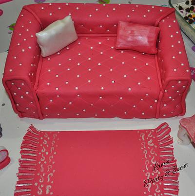 Barbie Couch  - Cake by Biekhal