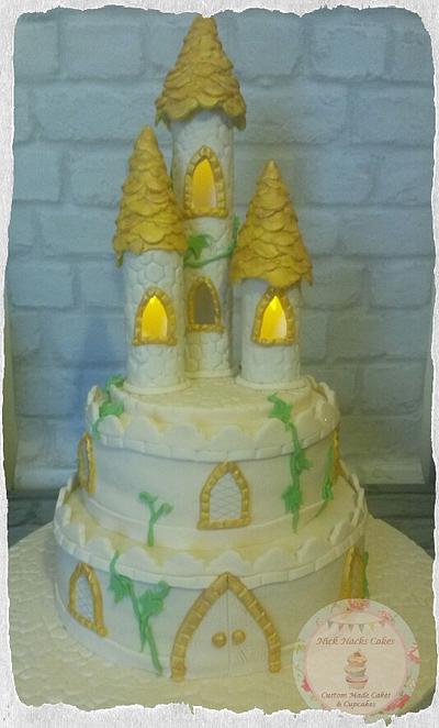 Cream & Gold Castle - Cake by NickNacksCakes