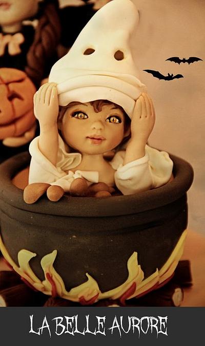 Trick or treating? - Cake by La Belle Aurore