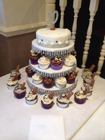 Cupcake Tower  - Cake by Paula