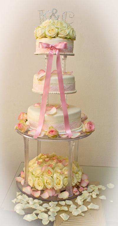 a regular weddingcake - Cake by Roberta