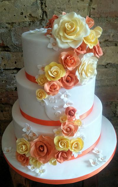 Wedding Cake - Cake by Helen Campbell