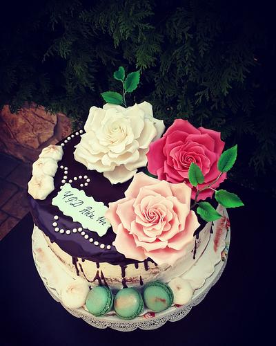 Drip cake & roses - Cake by Liuba Stefanova