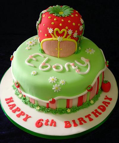 Strawberry Shortcake - Cake by Alison Inglis
