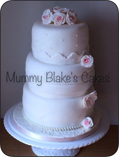 Engagement cake with roses - Cake by Mummyblakescakes
