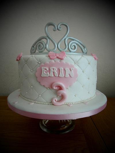 Princess tiara - Cake by keelyscakes1