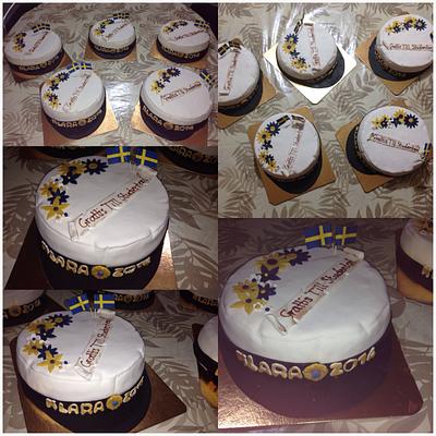Graduation cakes - Cake by helenfawaz91