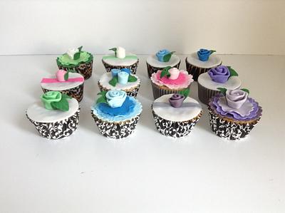 Elegant roses cupcakes - Cake by Sweet Shop Cakes