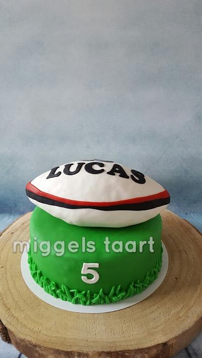rugby cake - Cake by henriet miggelenbrink