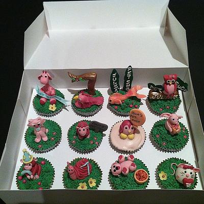 Julia's Pet Shop Cupcakes - Cake by Enchanting Merchant Company