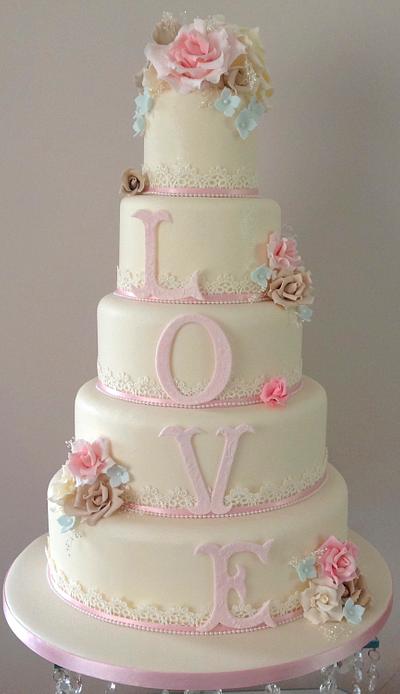 Vintage Wedding cake  - Cake by Alison's Bespoke Cakes