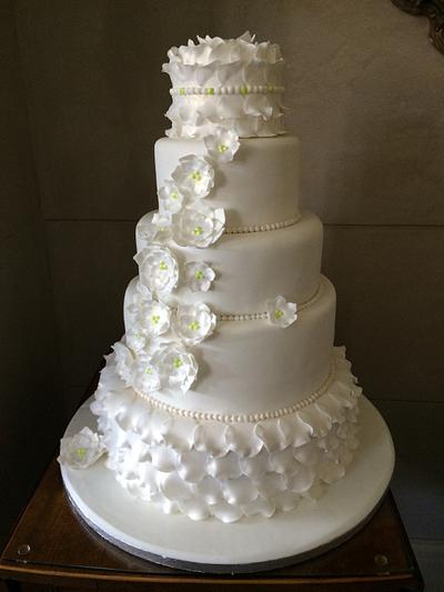Elegant wedding cake  - Cake by Yorkshirecakefairy