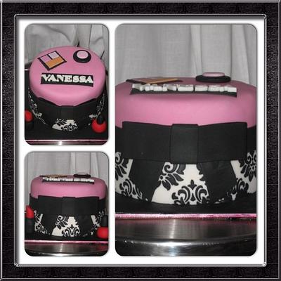 Make-Up birthday cake - Cake by Jolirose Cake Shop