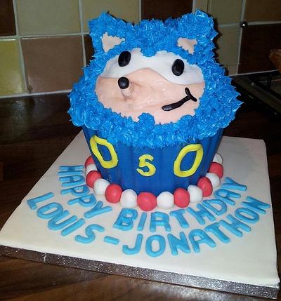 Sonic - Cake by Lou Lou's Cakes