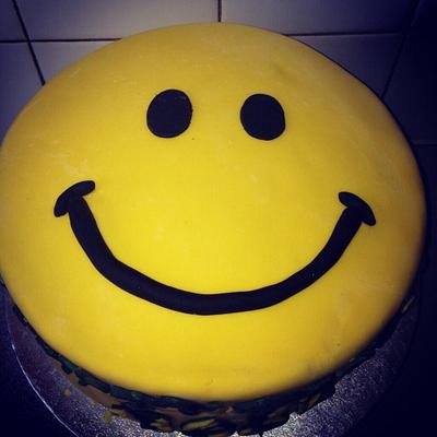 Smile  - Cake by Made To Order (MTO)