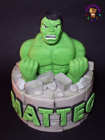 Hulk - Cake by Sheila Laura Gallo