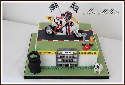 Mini Twin Racing  - Cake by Mrs Millie's