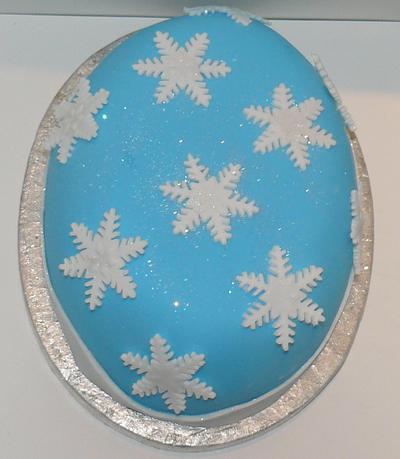 Mini Oval snow flake cake  - Cake by Krazy Kupcakes 
