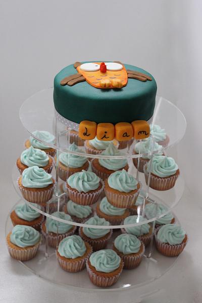 Owl cake and cupcake tower - Cake by Sobremeza