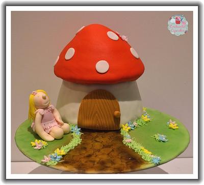 Where does a fairy live? - Cake by Enchantedcupcakes