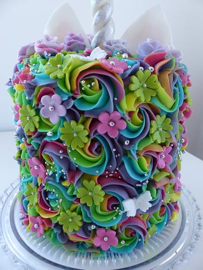 Rainbow unicorn - Cake by cakesgs