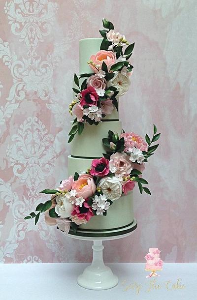 Floral Wedding Cake - Cake by Seize The Cake