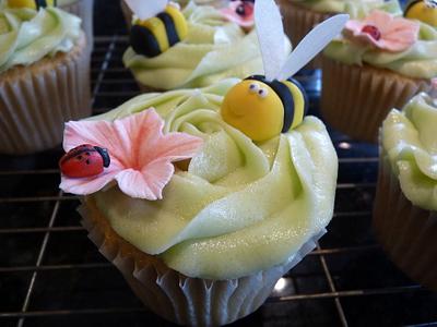 Bees and Ladybirds Cupcakes - Cake by CodsallCupcakes