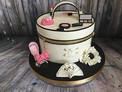 Beauty Case - Cake by Sweet_Lakes_Cakes