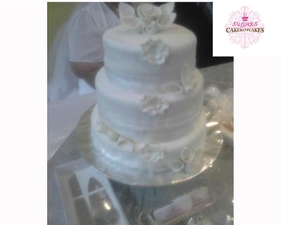WHITE  WEDDING CAKE - Cake by SUGARScakecupcakes