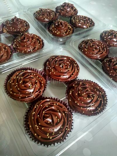 Chocolate cupcakes  - Cake by Rebecca29